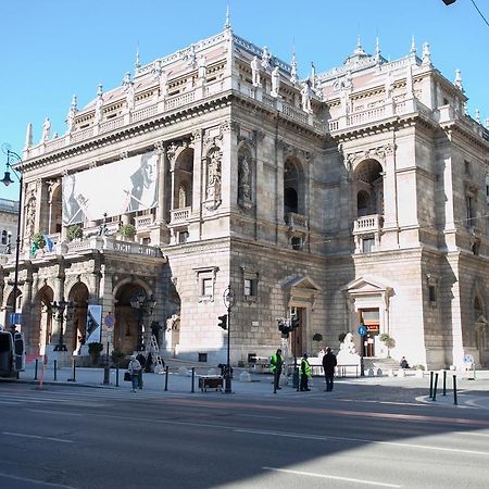 Agora Apartment Budapest Bagian luar foto
