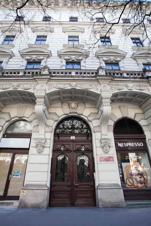 Agora Apartment Budapest Bagian luar foto