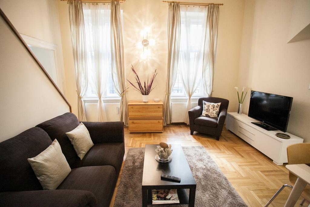 Agora Apartment Budapest Bagian luar foto