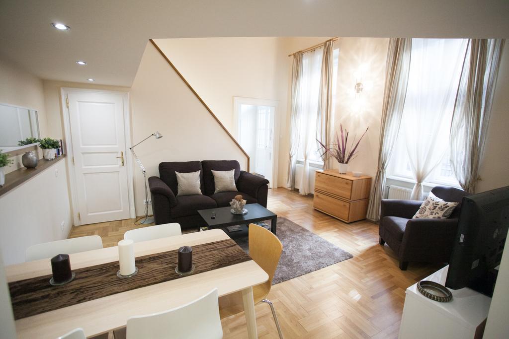 Agora Apartment Budapest Bagian luar foto