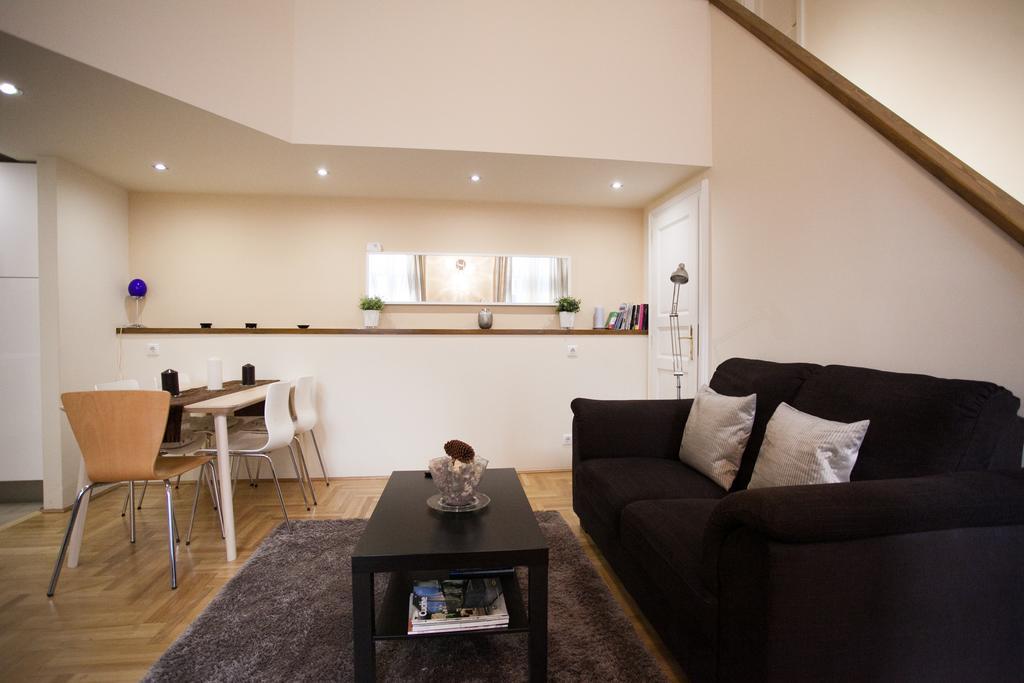 Agora Apartment Budapest Bagian luar foto