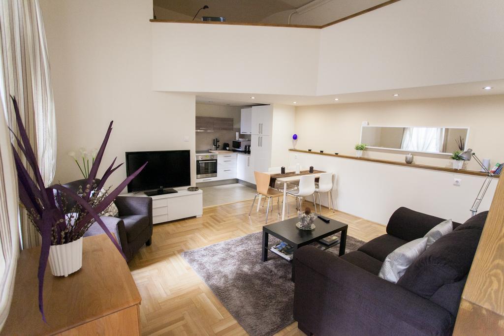 Agora Apartment Budapest Bagian luar foto